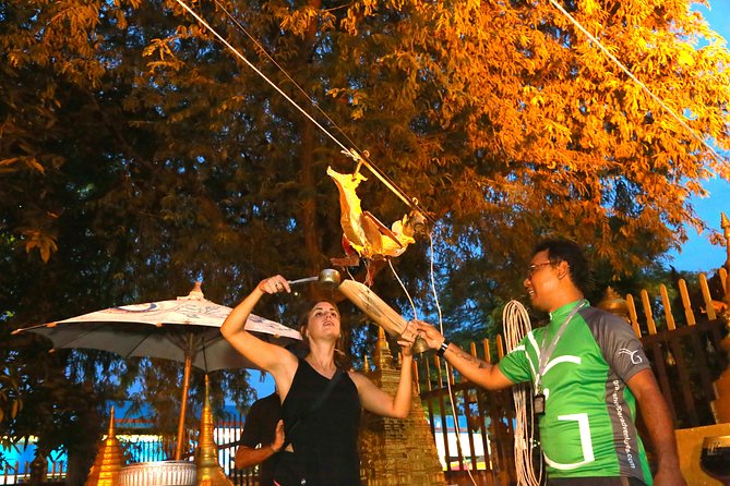 Chiang Mai Night Bike Tour - Wat Chedi Luang and Chiang Mai’s city pillar