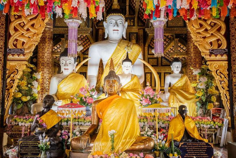 Chiang Mai: Private Historic Old City Bike Tour - Night - Key points to know before you book