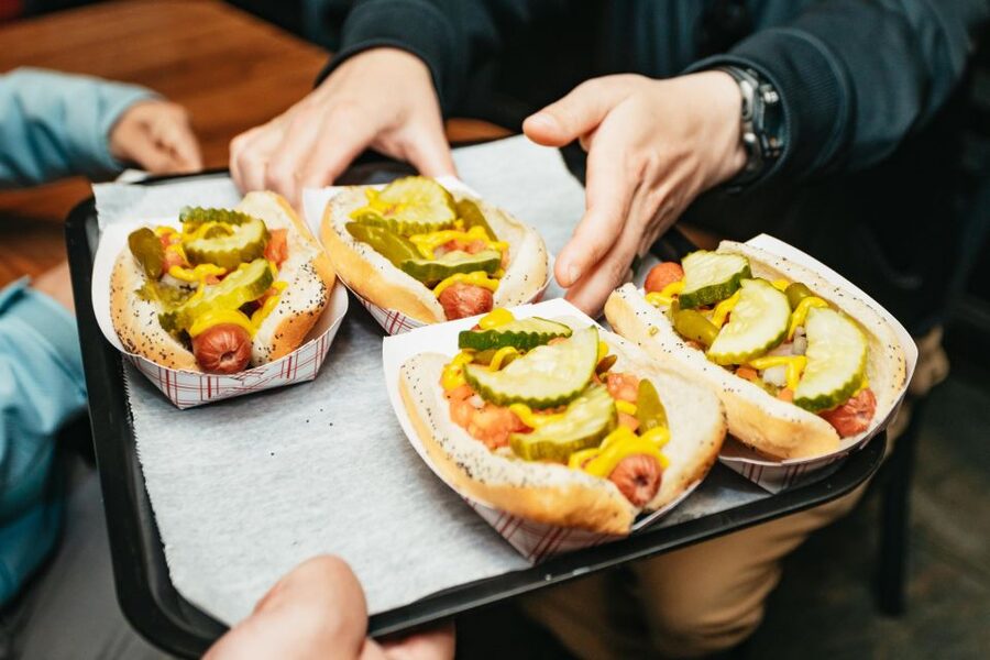 Chicago: Classic Food & Walking Tour with Free Bike or Kayak - Five Chicago classics in one hungry afternoon