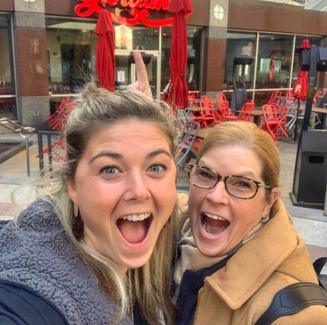 Chicago: Classic Food & Walking Tour with Free Bike or Kayak - The evening route changes the mood