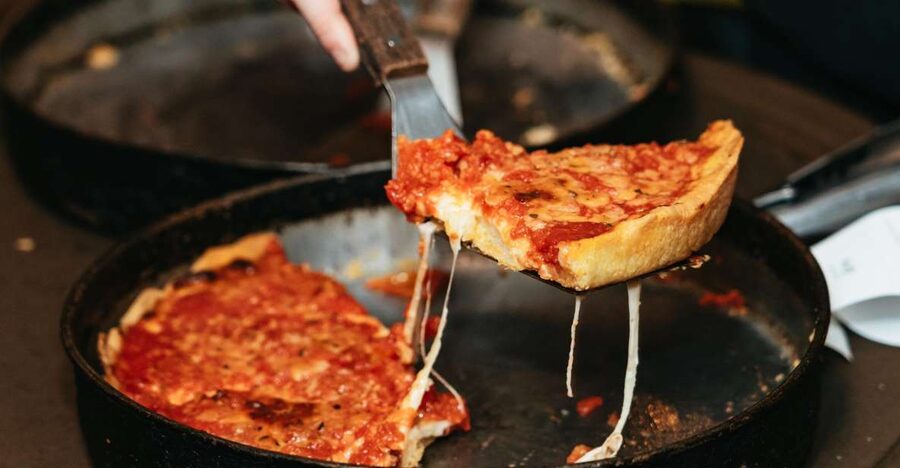 Chicago: Classic Food & Walking Tour with Free Bike or Kayak - Starting near Gino’s East and the Magnificent Mile