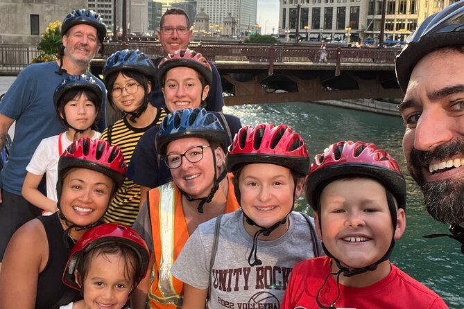 Chicago Family Food and Bike Tour with Top Attractions - Starting beside Lake Michigan
