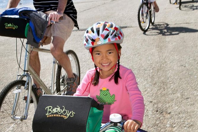 Chicago Full Day Bike Rental - Riding the Lake Michigan shoreline