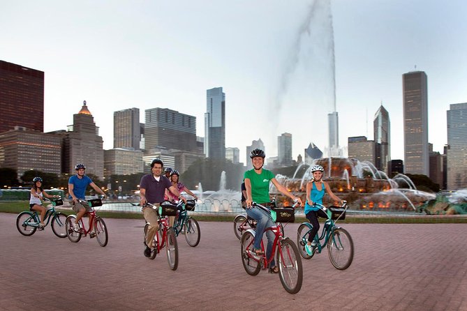 Chicago's Ultimate City Bike Tour - The Lakefront Trail and Museum Campus