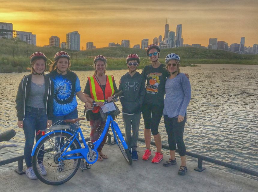 Chicago: Ultimate City Attractions Bike Tour - Buckingham Fountain and the grand sweep of Grant Park