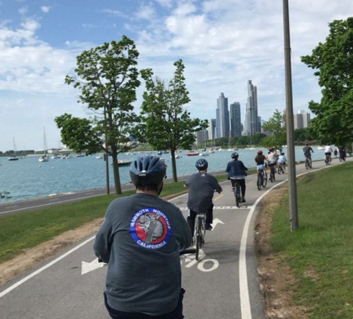 Chicago: Ultimate City Attractions Bike Tour - What the guide adds to the ride