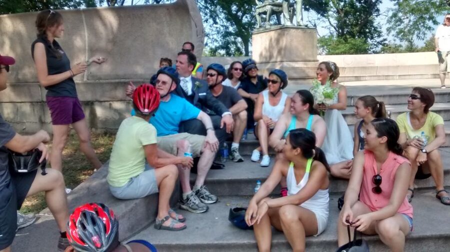 Chicago: Westside Food Tasting Bike Tour with Guide - Lincoln Park brings ice cream and toffee