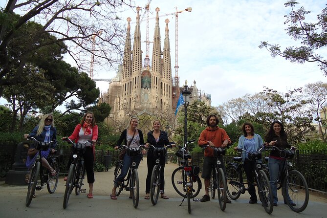 City Center Bike Tour in Barcelona - Arc de Triomf and Parc de la Ciutadella
