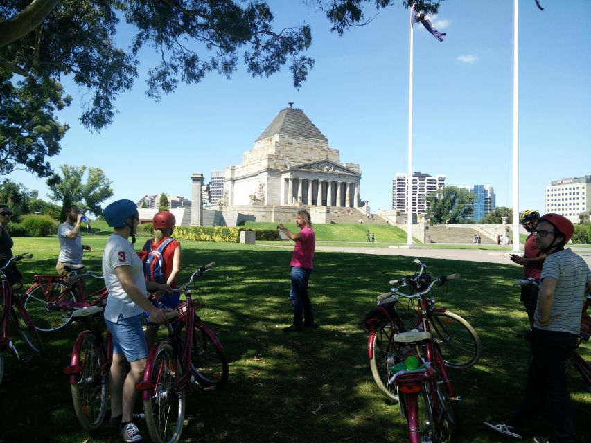 Classic Melbourne Bike tour - A useful pause in Fitzroy