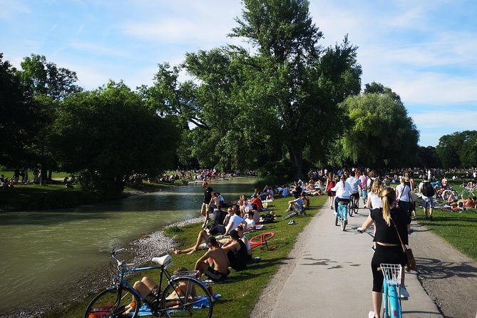 Classic Mike's Bike Tour daily @ 11.30 incl Beer Garden & Surfers - Lunch under the Chinese Tower