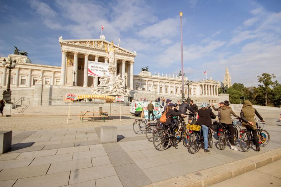 Classic Vienna: 3-Hour Guided Bike Tour - Hundertwasserhaus and Vienna’s playful side