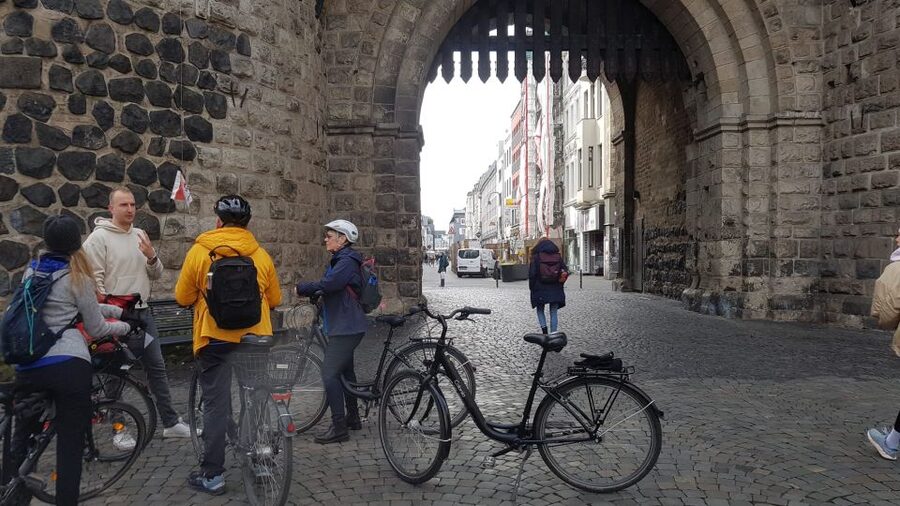 Cologne: 3-Hour Guided Bike Tour - The Hohenzollern Bridge and Cologne’s postcard view