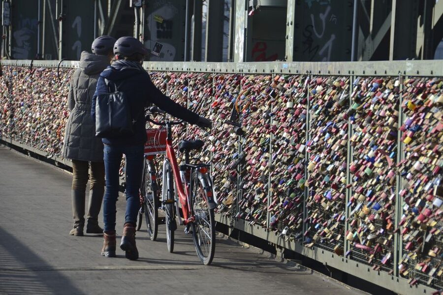 Cologne: 3-Hour Guided Bike Tour - The Rhine ride back north