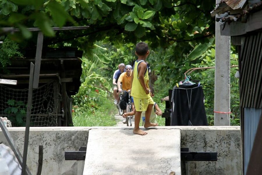 Colors Of Bangkok: 4-Hour Small Group Bike Tour - Why this bike ride shows a different Bangkok