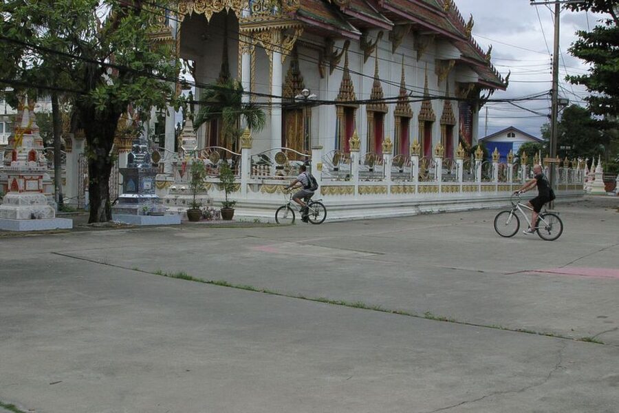Colors Of Bangkok: 4-Hour Small Group Bike Tour - Returning by the river