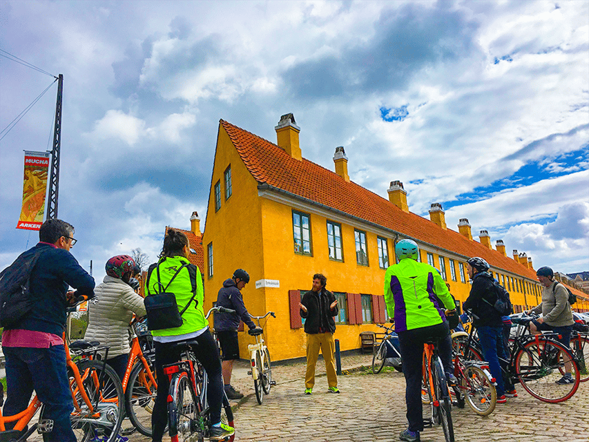 Copenhagen: 3-Hour City Highlights Bike Tour with Guide - What the guides add to the ride