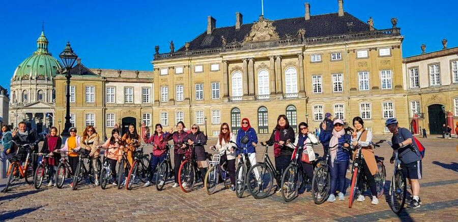 Copenhagen: 3 Hour Private Bike Tour - What the guide adds to a simple bike ride