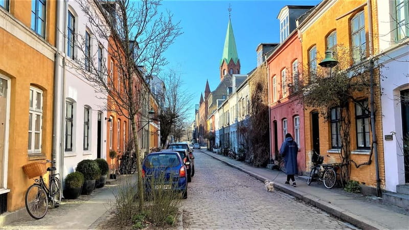 Copenhagen & Christiania : Guided Bike Tour in French - The bicycle question: the tour’s biggest practical issue