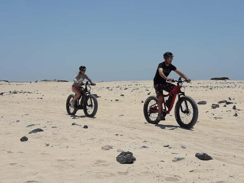 Costa Calma: E-bike Tour/E-scooter - Following the coastline and stopping for photos