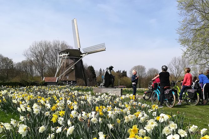 Countryside Bike Tour from Amsterdam: Cheese, Clogs & a Windmill - Bike choice, fitness, and weather