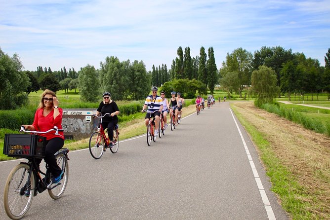 Countryside Fishermen Villages & Cheese E-bike Tour - Monnickendam and the old fishing tradition