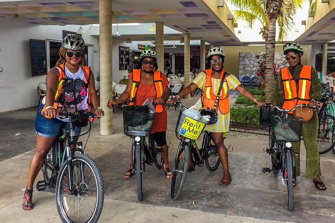 Cozumel: City Tour by E-bike - Stop two: Mercado Municipal and a taste of local food