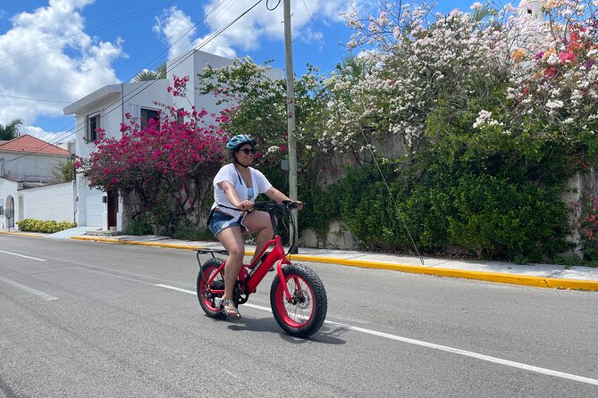 Cozumel: City Tour by E-bike - Stop three: Grijalva Monument and the Mayan pyramid