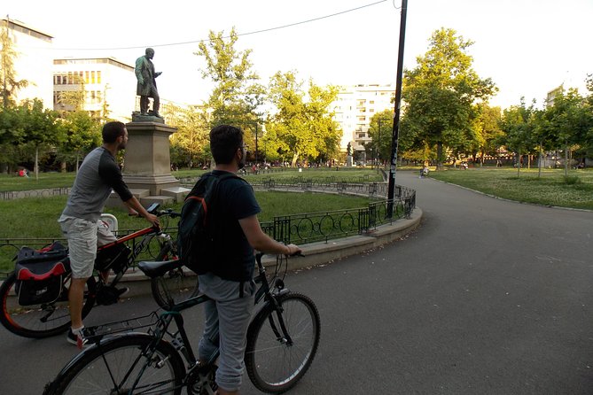 Cycling the parks, ride through the ages - Pionirski Park and the Royal Palace area
