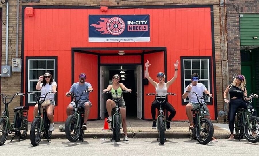 Dallas: Downtown E-Bike Sightseeing and History Tour - What the two-hour schedule really gives you