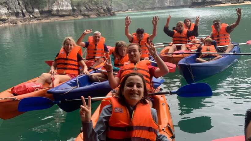 Đảo Cát Bà : 1Day Kayaking,Swimming,Cycling,Snorkeling,Lunch - Cam Lagoon, clear water, and a boat-deck jump