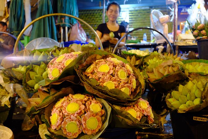 Discover Bangkok at Night 5-Hour Bike Tour with dinner - Wat Pho without the reclining Buddha