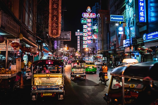 Discover Bangkok at Night 5-Hour Bike Tour with dinner - Wat Prayurawongsawat and the old Portuguese area