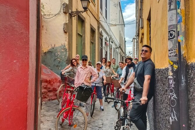 Discover Las Palmas City by Bike in 4 hours - Vegueta Market: fruit, coffee, and a useful timing warning