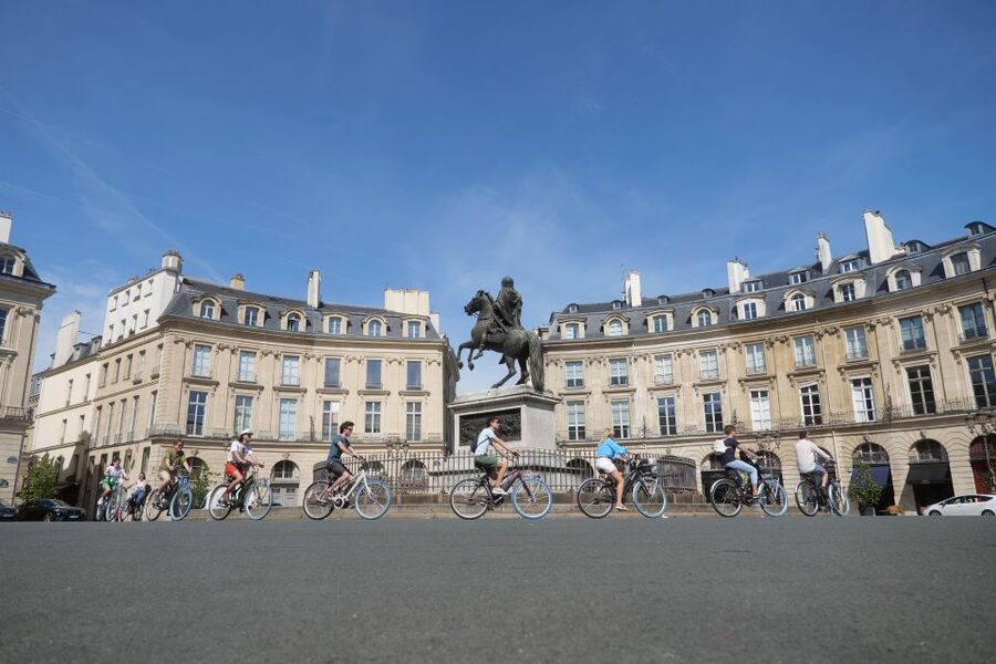 Discover Paris by bike - Place du Châtelet and the ride back