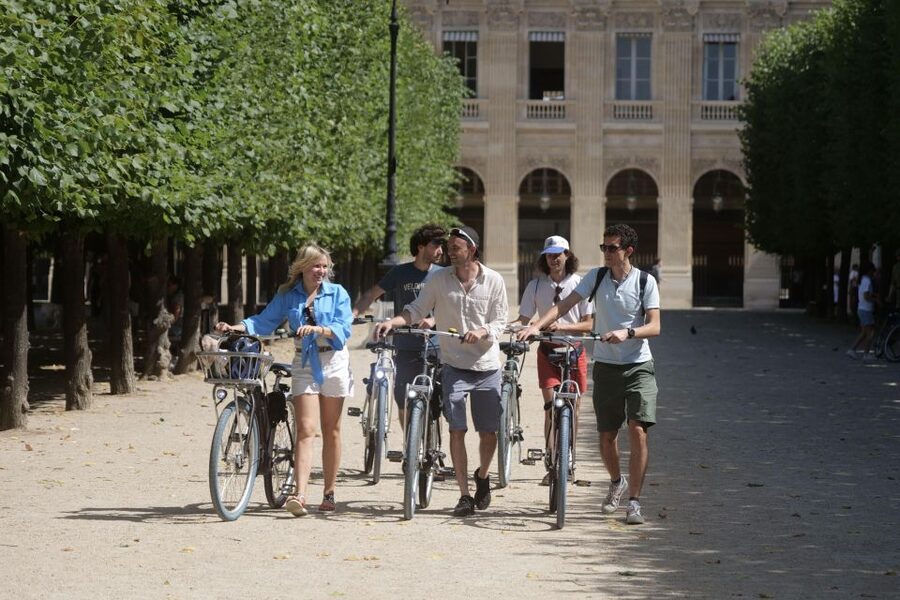 Discover Paris by bike - Starting in Montorgueil at 20 Rue Greneta