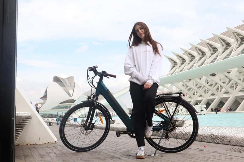 Discover Valencia by bike – Dutch-speaking tour - Is $41 a fair price?