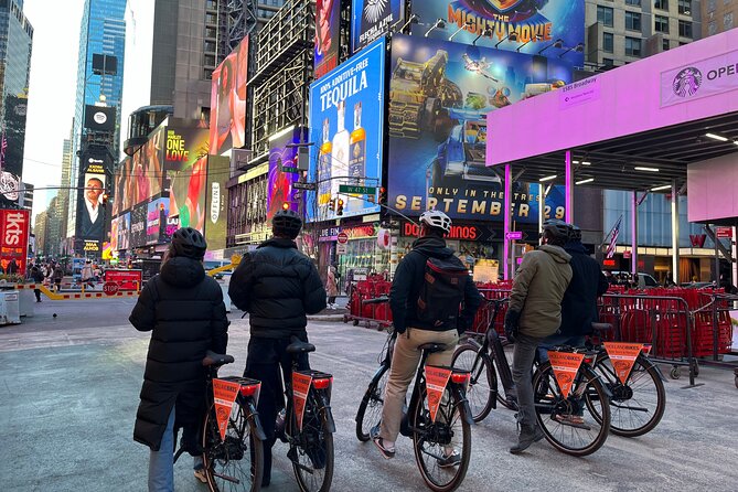 Downtown Bike Tour with Stylish Dutch Bikes - Brooklyn Heights and the Ride Back Across the Water