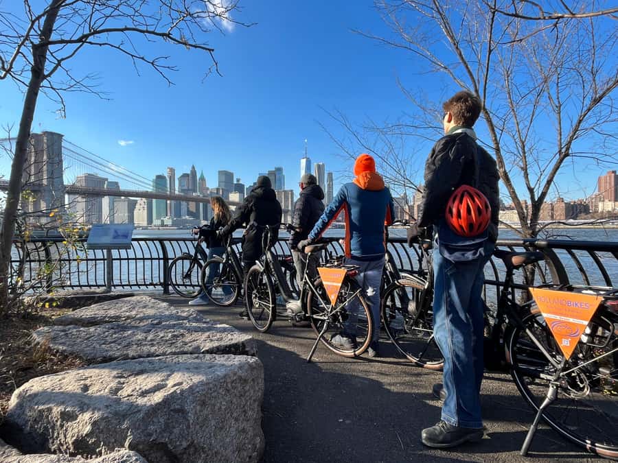 Downtown Bike Tour with Stylish Dutch Bikes or E-bikes! - How much time does the tour really give you?