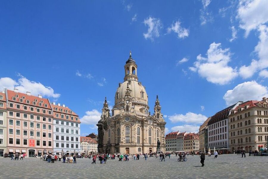 Dresden: Guided City Tour by Bike - Meeting at Dresden Information beside the Frauenkirche
