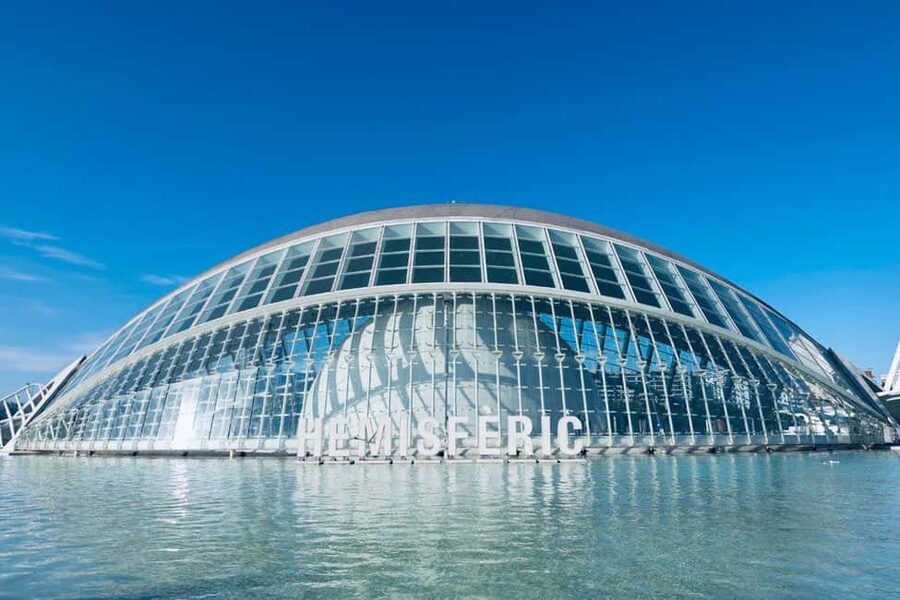 Dutch-Style Bike Tour in Valencia - Riding from the old town to the wider city