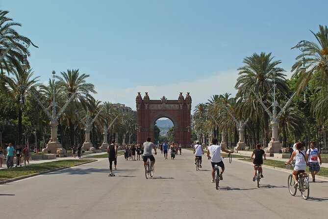 E-Bike Barcelona Highlights & Park Guell in Small Group - Parc de la Ciutadella, a leafy pause between districts