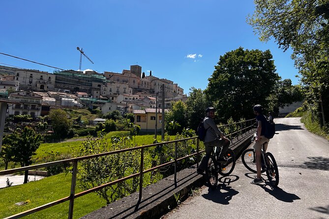 E-bike between towers and medieval villages at the foot of Sirente Abruzzo - Riding beneath the Sirente massif