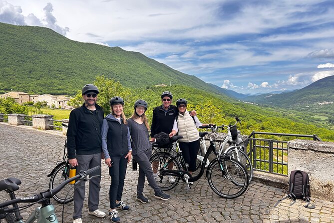 E-bike between towers and medieval villages at the foot of Sirente Abruzzo - Roccapreturo and its tower on the rocks
