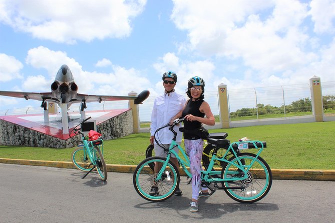E-Bike City Tour though Cozumel & Taco Tasting Tour - A beach break at Sand Dollar Sports