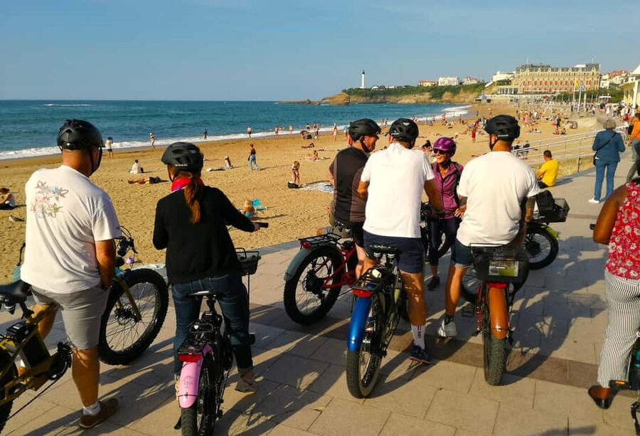 E-bike Guided Tour Biarritz & small villages - What the 210-minute ride feels like