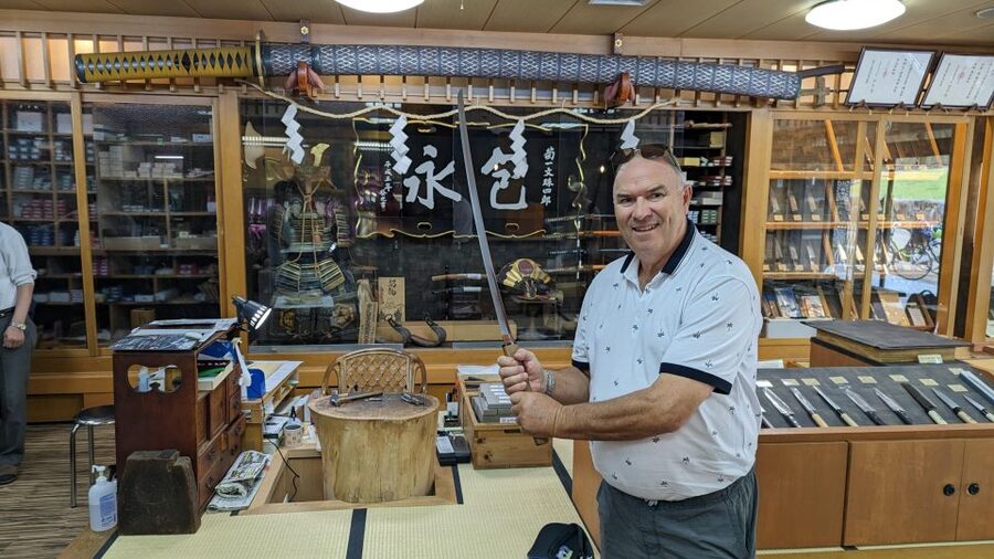 E-Bike Nara Highlights - Todaiji, Knives, Deer, Shrine - Nara Park and the polite way to feed deer