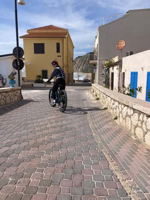 E-Bike Scala dei Turchi: Food tasting, villages, snorkeling, nature reserve - Adding Torre Salsa for a wilder ride