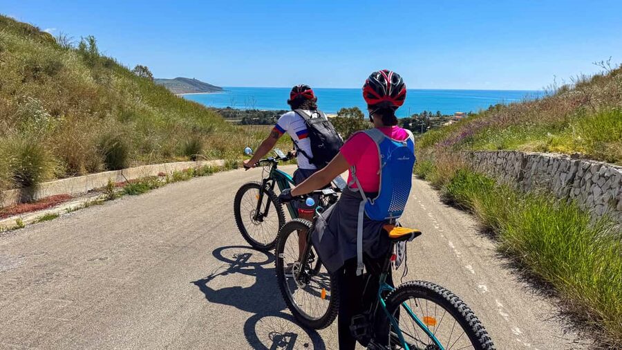 E-Bike Scala dei Turchi: Food tasting, villages, snorkeling, nature reserve - Who should book this experience