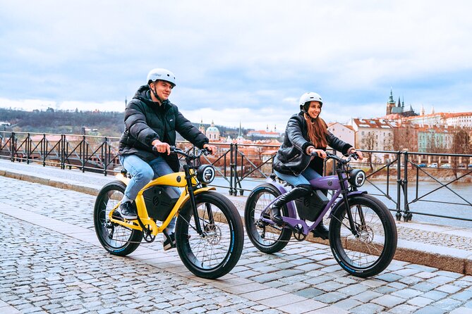 E-BIKE TOUR: 10 Must-See Landmarks & Viewpoints in Prague 1-8per. - Prague Castle from the outside