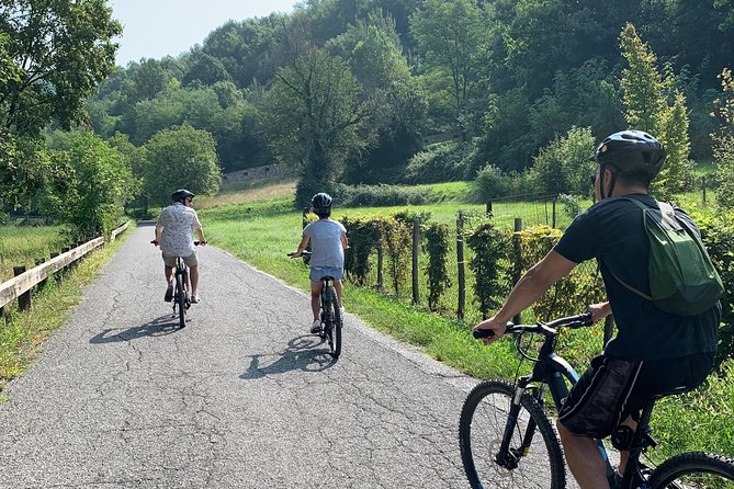 E-bike tour Bergamo - Reaching the park below Castello di San Vigilio